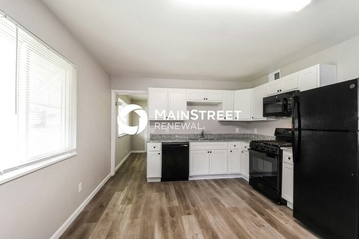 1308 Claudine Dr - Photo 6 of 16