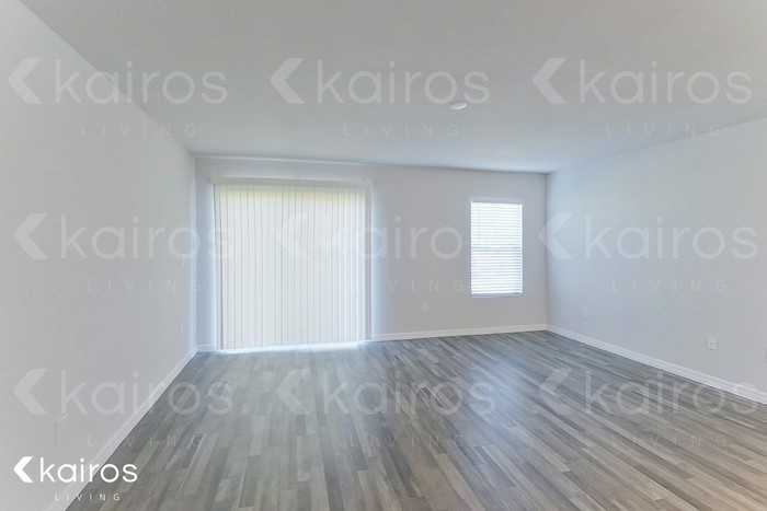1247 Huntington St - Photo 2 of 20