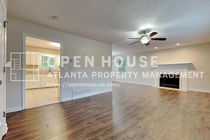 3253 Glynn Mill Dr - Photo 4 of 20