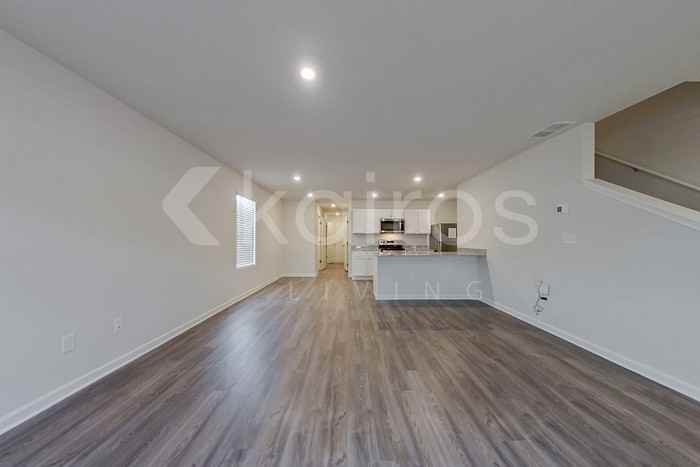 329 Ironwood Ct - Photo 2 of 22