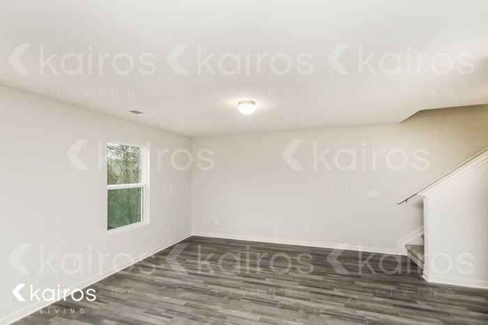618 Cartecay Dr - Photo 2 of 17