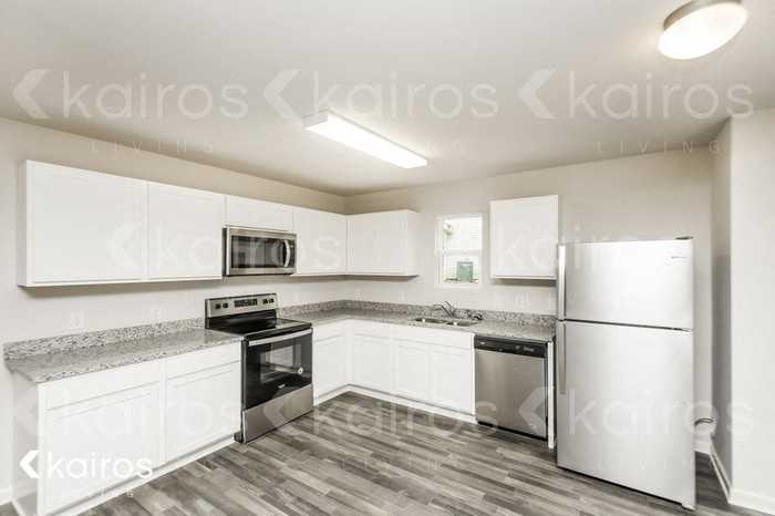 618 Cartecay Dr - Photo 4 of 17