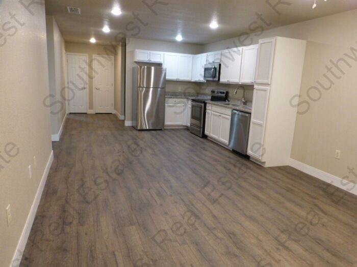 1305 Mission Dr #A - Photo 5 of 18