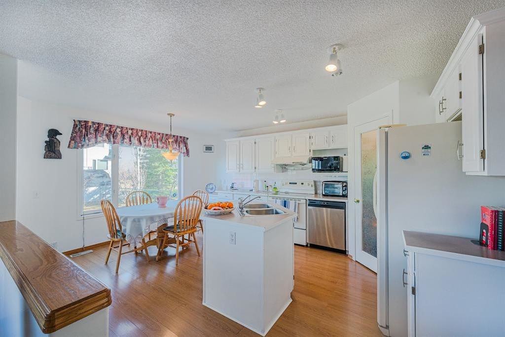 70 Schooner Close Nw - Photo 6 of 16