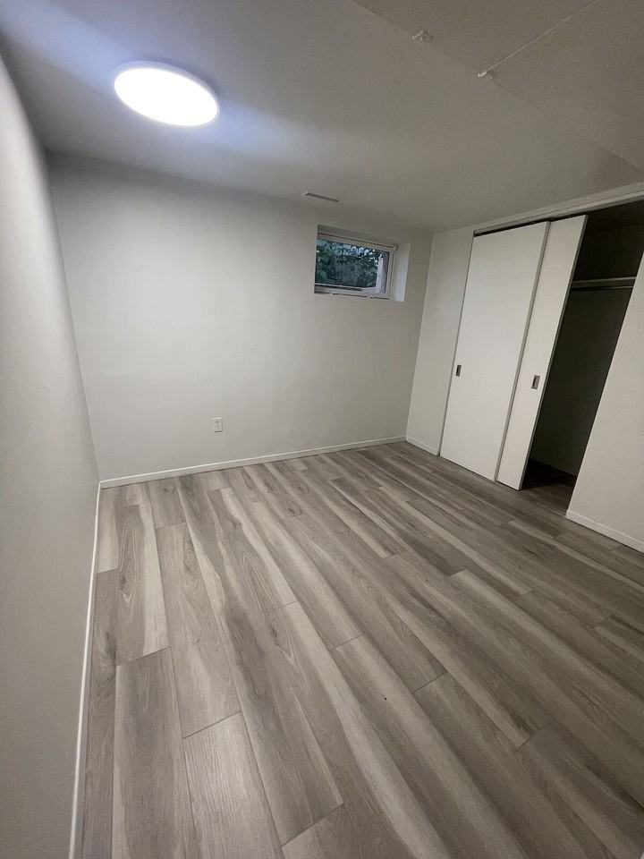 209 21 Ave Nw - Photo 6 of 8