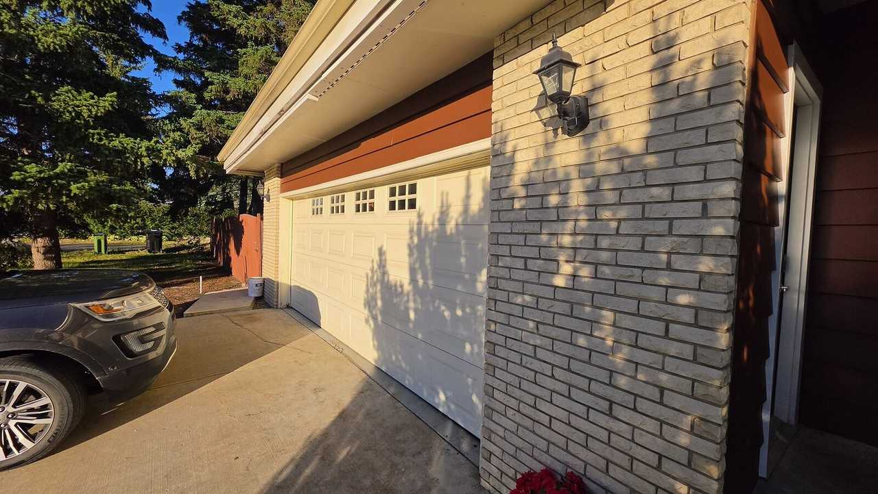 4807 Lansdowne Dr Nw - Photo 3 of 50