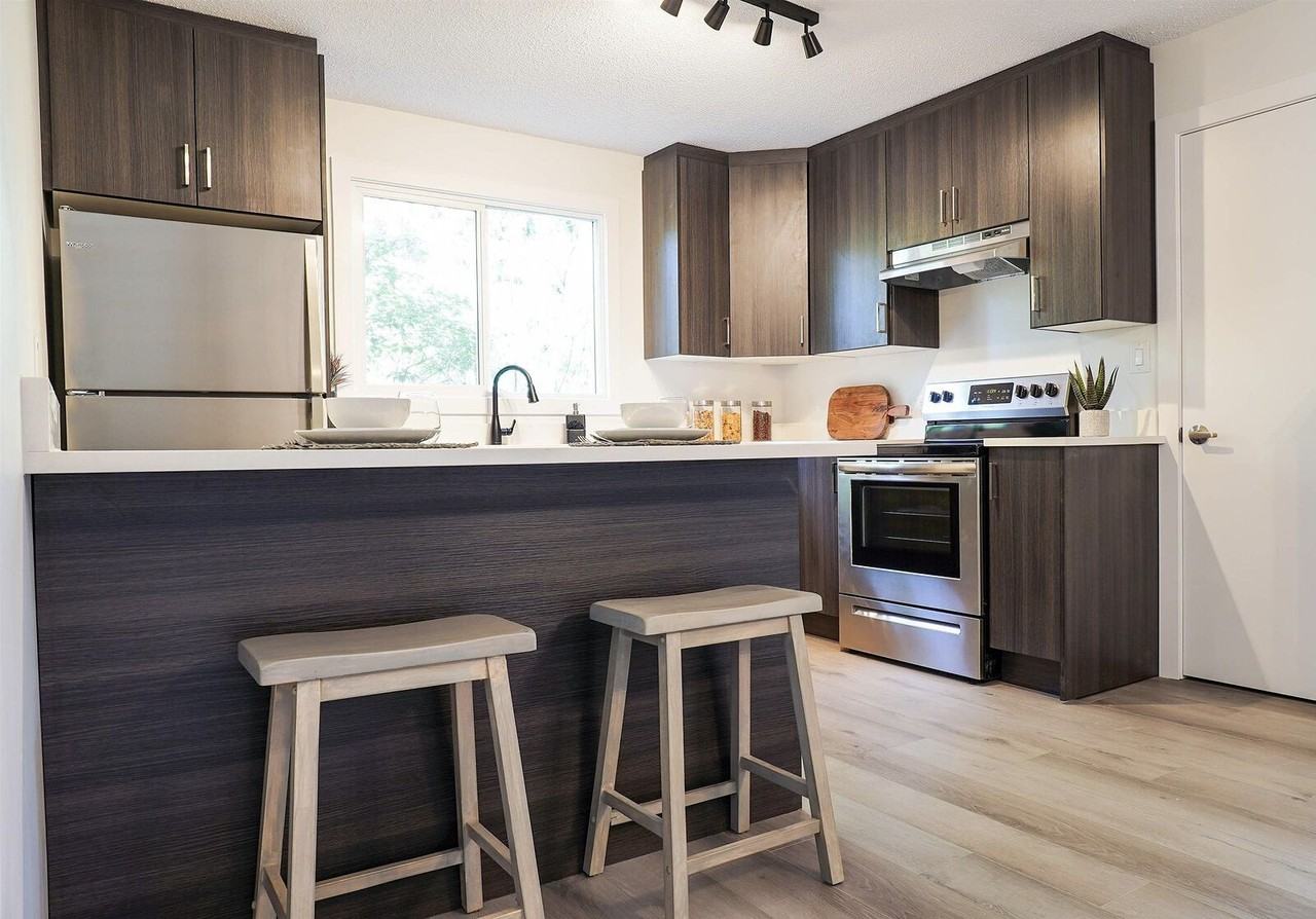 16028 A - 16028 103 Ave Nw - Photo 2 of 11