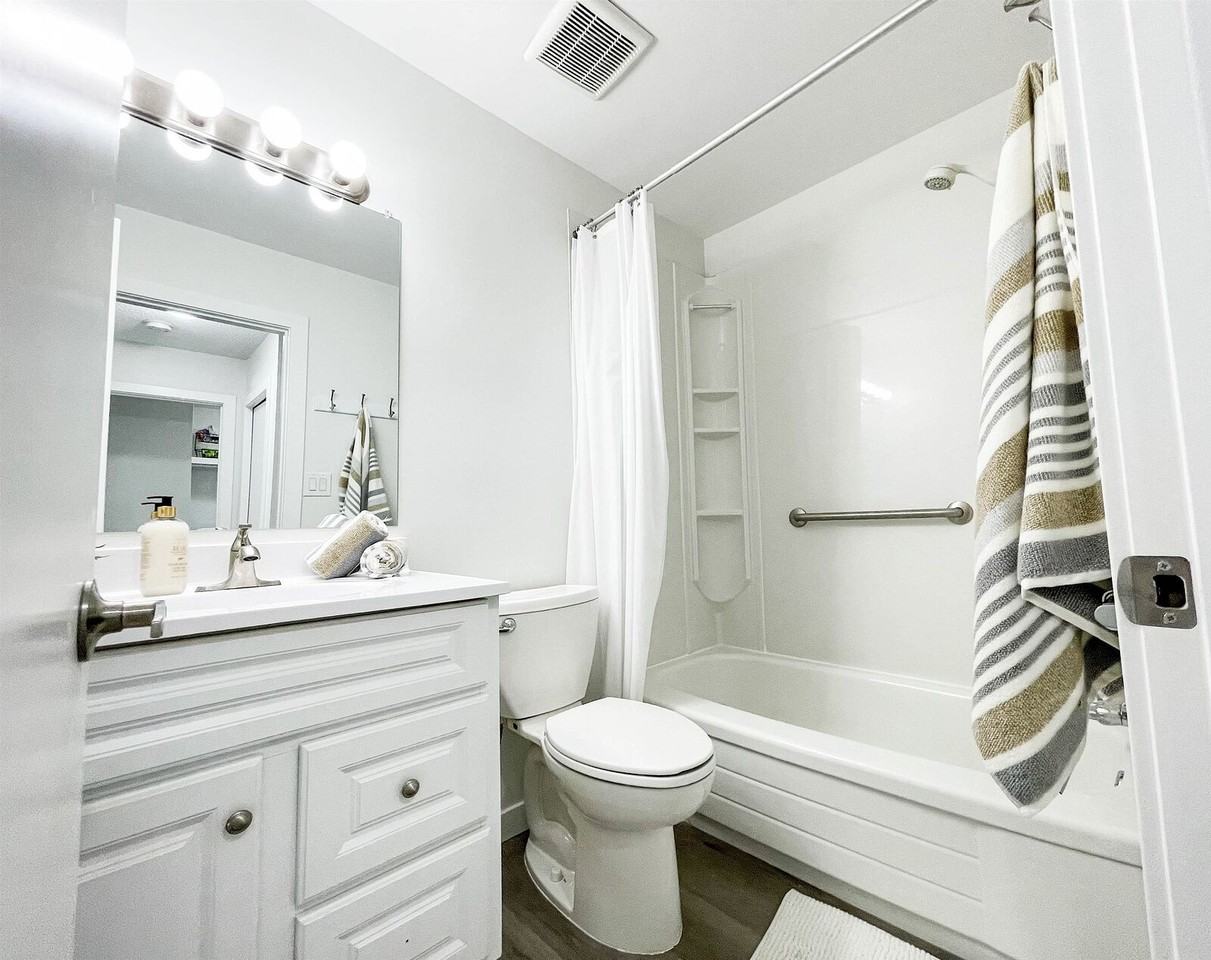 16028 A - 16028 103 Ave Nw - Photo 5 of 11