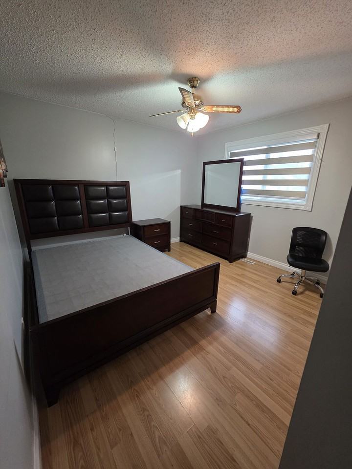 4119 28 Ave Nw - Photo 3 of 16