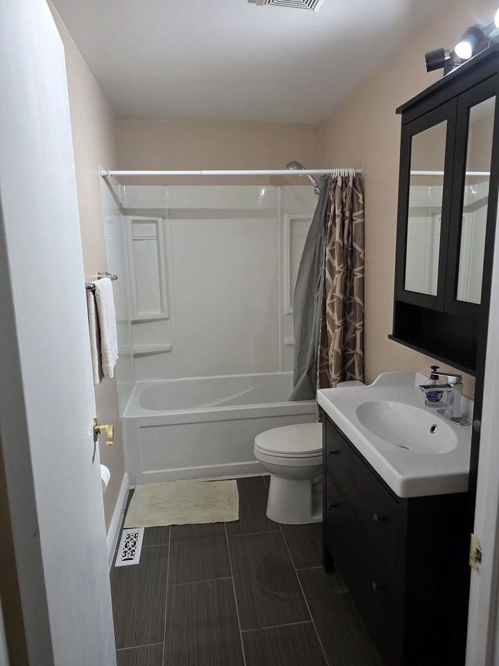4119 28 Ave Nw - Photo 5 of 16