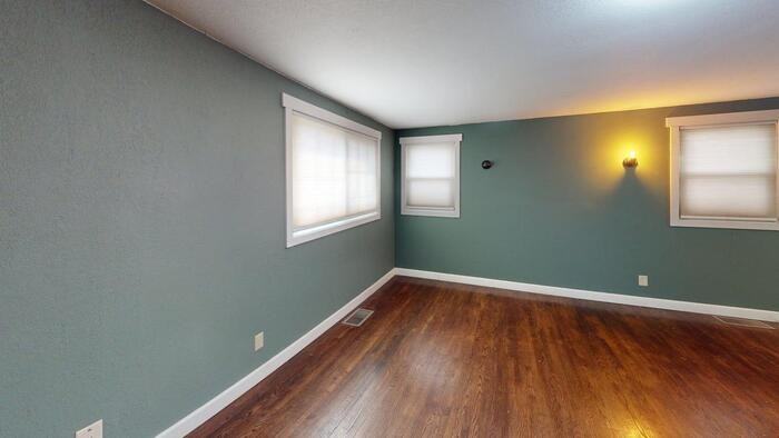 501 N 11th St - Photo 2 of 8