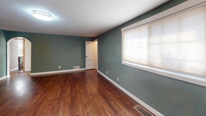 501 N 11th St - Photo 3 of 8