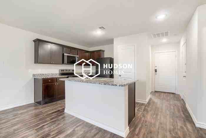 806 Walnut Ave - Photo 5 of 14
