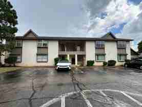 3-bedroom, 2-bathroom condo in Norman with central heat and air and washer and dryer provided - Photo 1 of 1