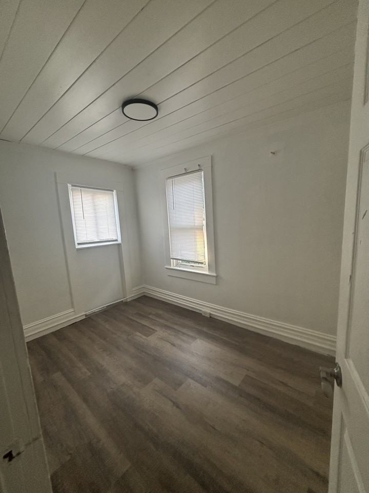 752 Mckenzie St #1 - Photo 4 of 8