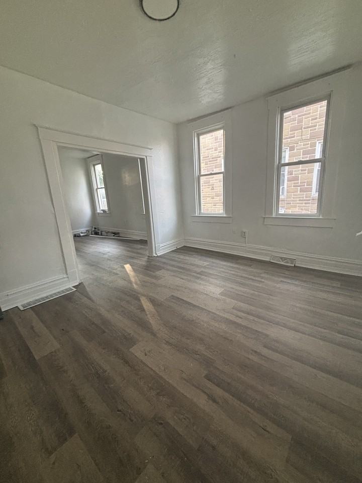 752 Mckenzie St #1 - Photo 6 of 8