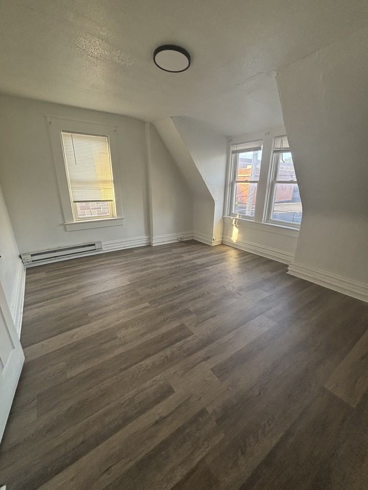 752 Mckenzie St #1 - Photo 7 of 8