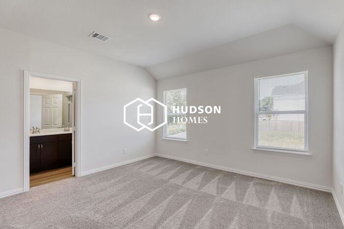 940 S Holly Ave - Photo 5 of 12