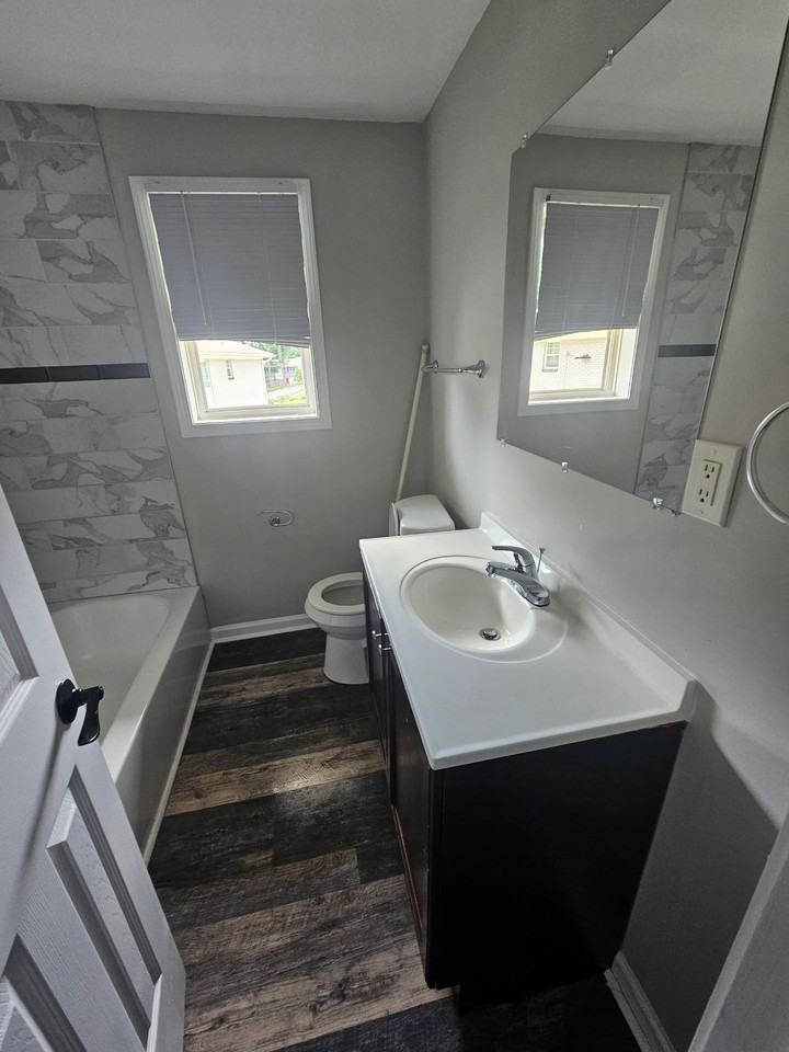 Vesta Avenue Apartments - Photo 5 of 17