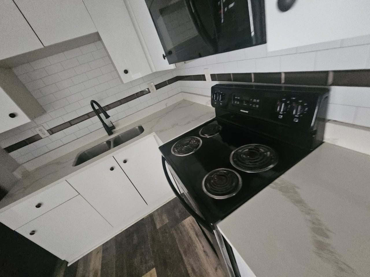 Vesta Avenue Apartments - Photo 7 of 17