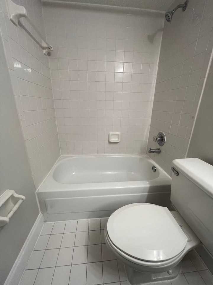 11584 Nw 39th St - Photo 6 of 8