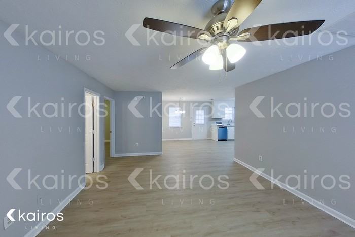 223 Peltry Dr - Photo 2 of 17