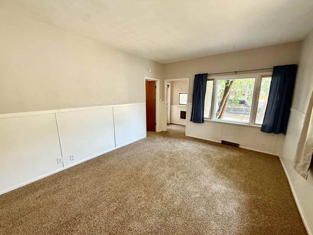 931 W Oak St - Photo 7 of 43