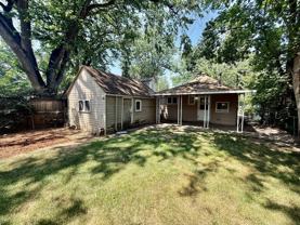 931 W Oak St - Photo 1 of 1