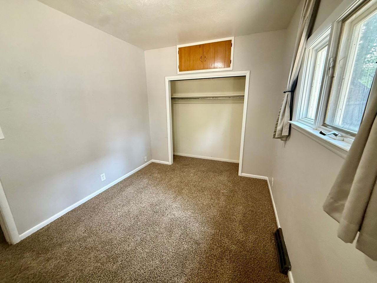 931 W Oak St - Photo 5 of 43