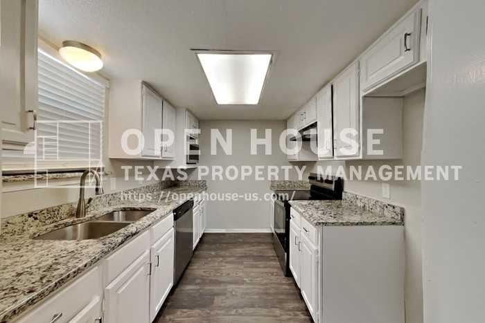 845 Whitehall Dr - Photo 6 of 20