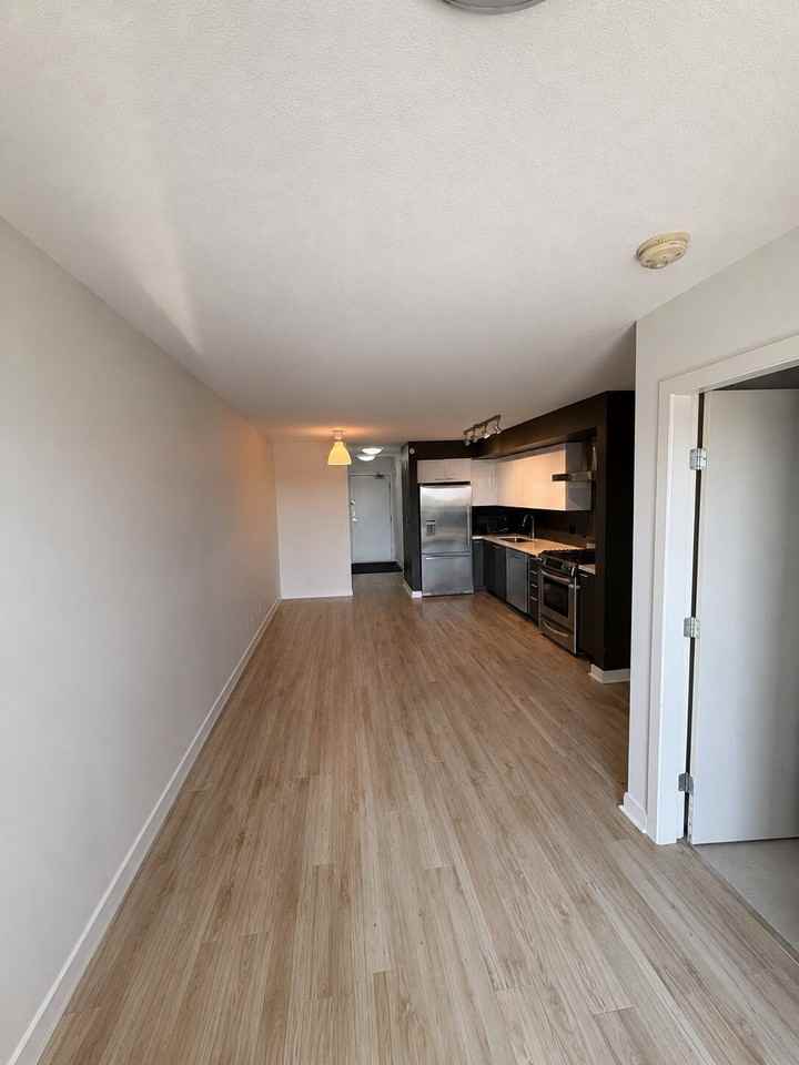 Renfrew St & E 2nd Ave #507 - Photo 7 of 17