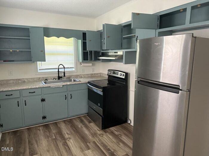 4212 S Alston Ave - Photo 4 of 15