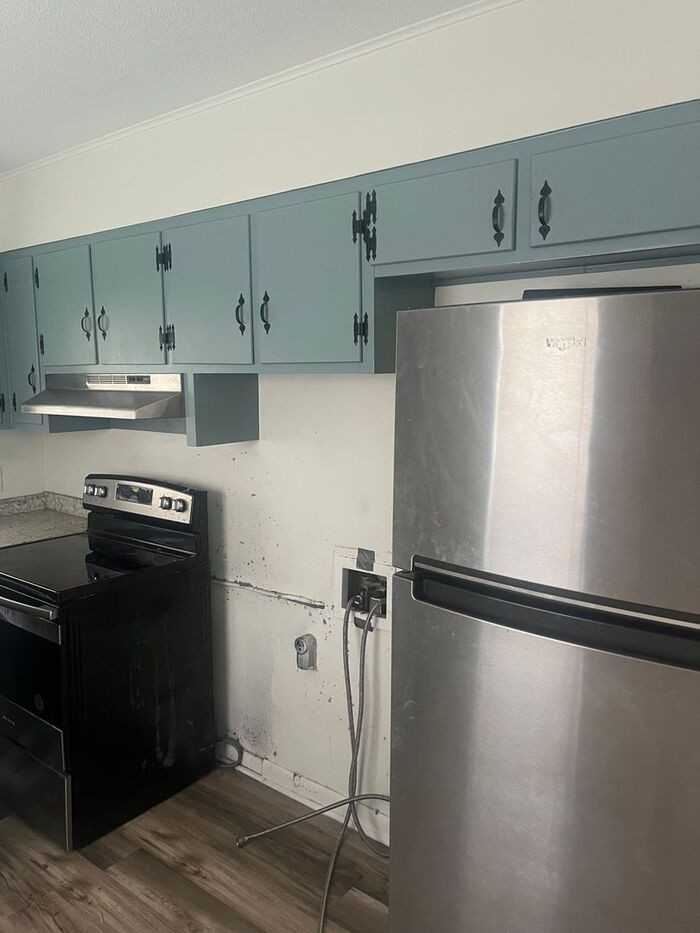 4212 S Alston Ave - Photo 5 of 15
