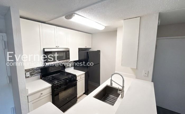 75 S Reynolds St - Photo 5 of 21