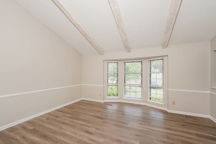 611 Ashwood Ln - Photo 3 of 10