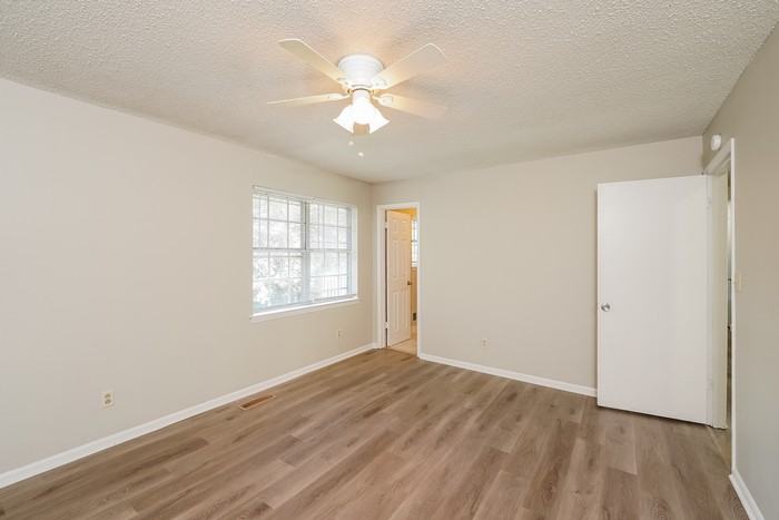 611 Ashwood Ln - Photo 5 of 10