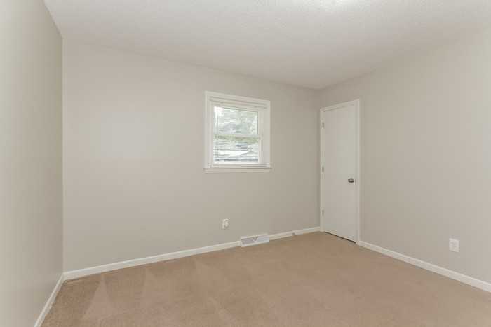4808 Jamee Dr - Photo 6 of 10