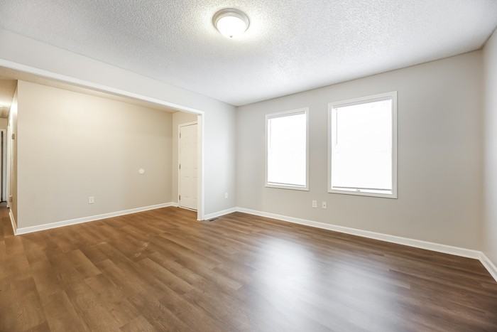 308 Boyd St - Photo 2 of 10