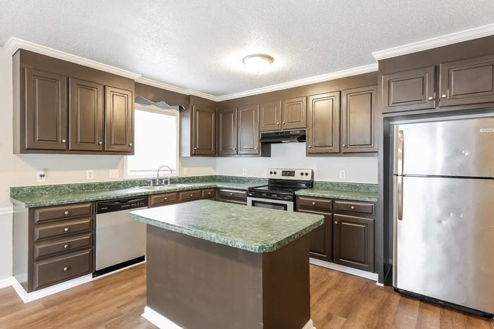 308 Boyd St - Photo 3 of 10