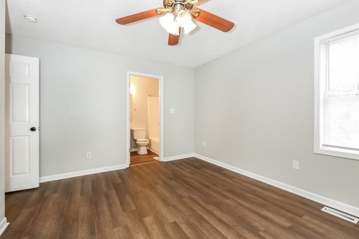 308 Boyd St - Photo 5 of 10