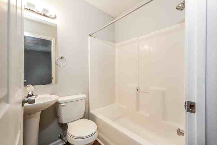 308 Boyd St - Photo 6 of 10