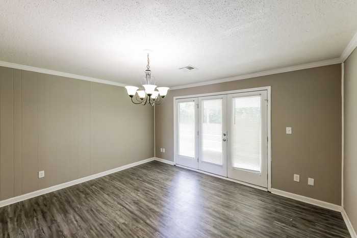 6224 Nature Ct - Photo 3 of 10