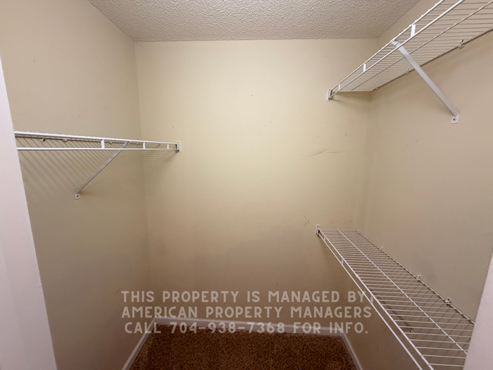 901 Hoke St - Photo 6 of 13