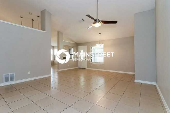 3224 Woodstone Trl - Photo 2 of 16