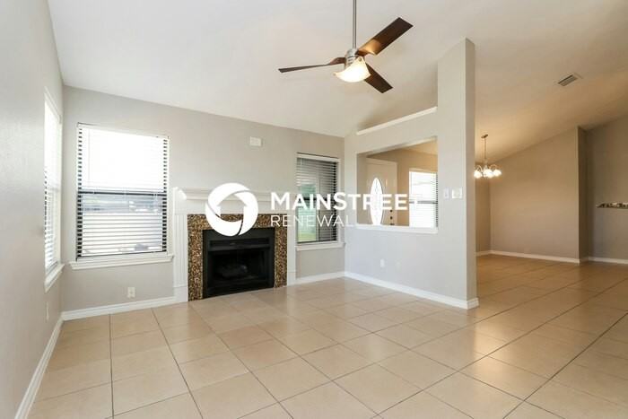 3224 Woodstone Trl - Photo 3 of 16