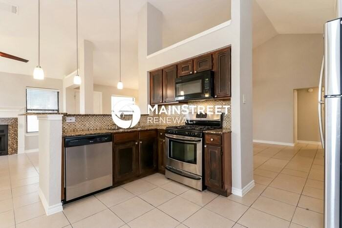 3224 Woodstone Trl - Photo 6 of 16
