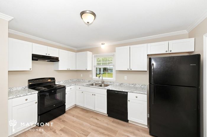 1010 Buckingham Ave - Photo 7 of 17