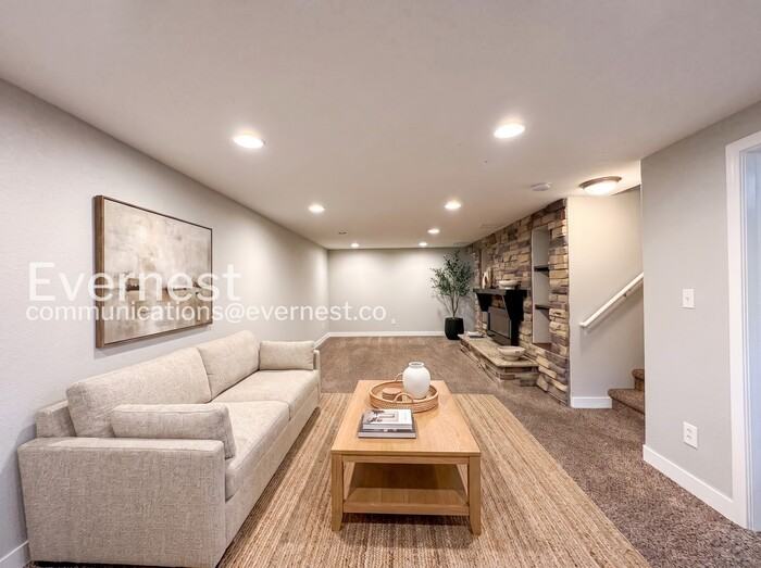 4220 S Inca St - Photo 5 of 27
