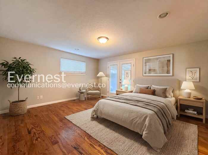 4220 S Inca St - Photo 6 of 27