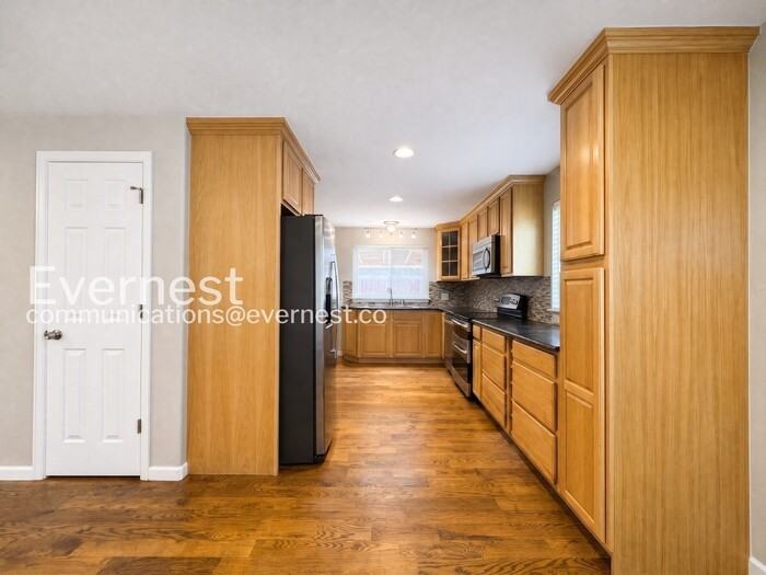 4220 S Inca St - Photo 7 of 27